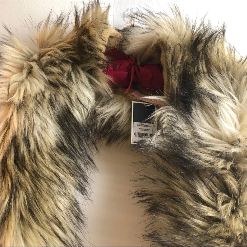 Juicy Couture NWT Faux Fur infinity scarf
